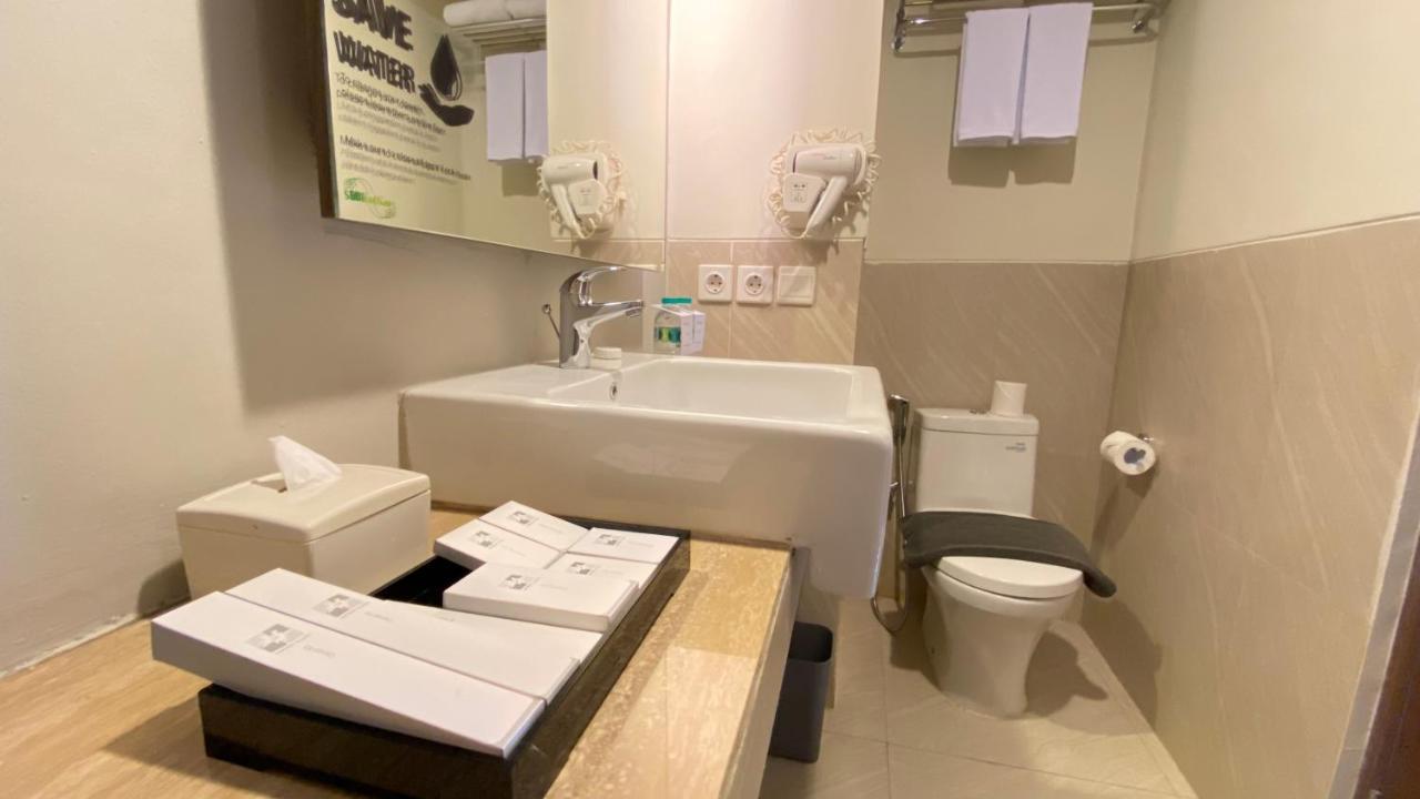 Swiss-Belcourt Bogor Hotell Exteriör bild