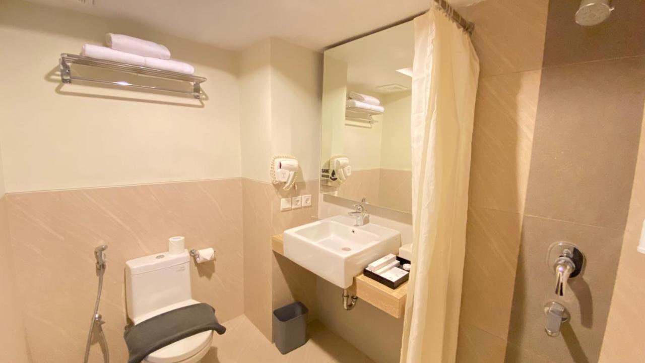 Swiss-Belcourt Bogor Hotell Exteriör bild
