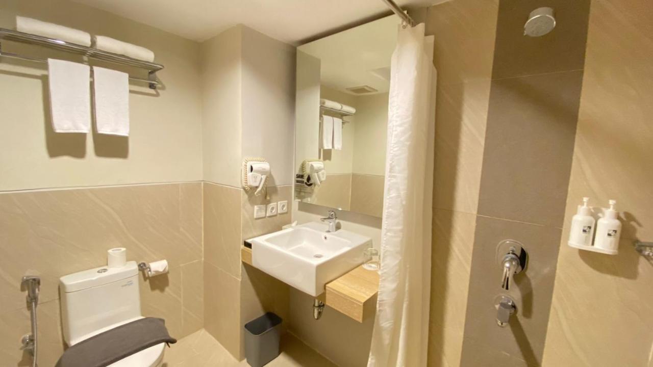 Swiss-Belcourt Bogor Hotell Exteriör bild