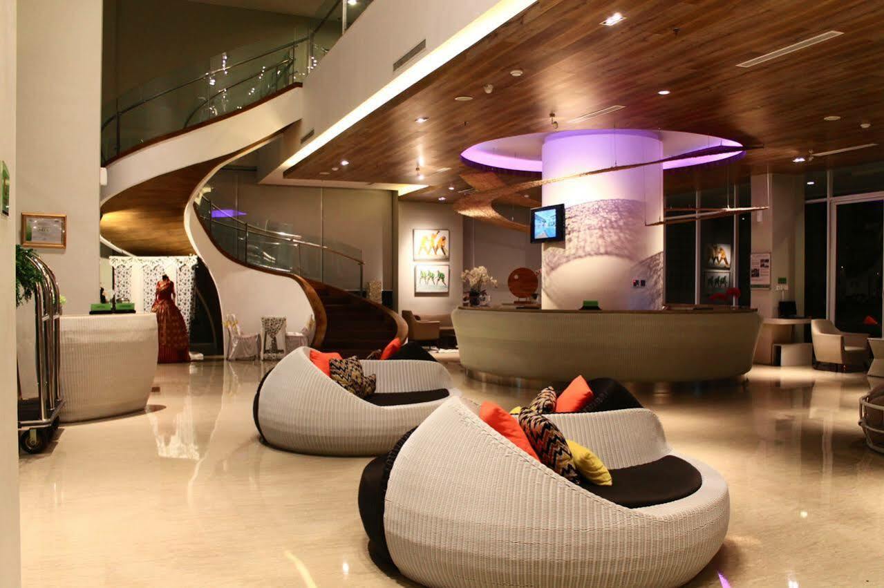Swiss-Belcourt Bogor Hotell Exteriör bild