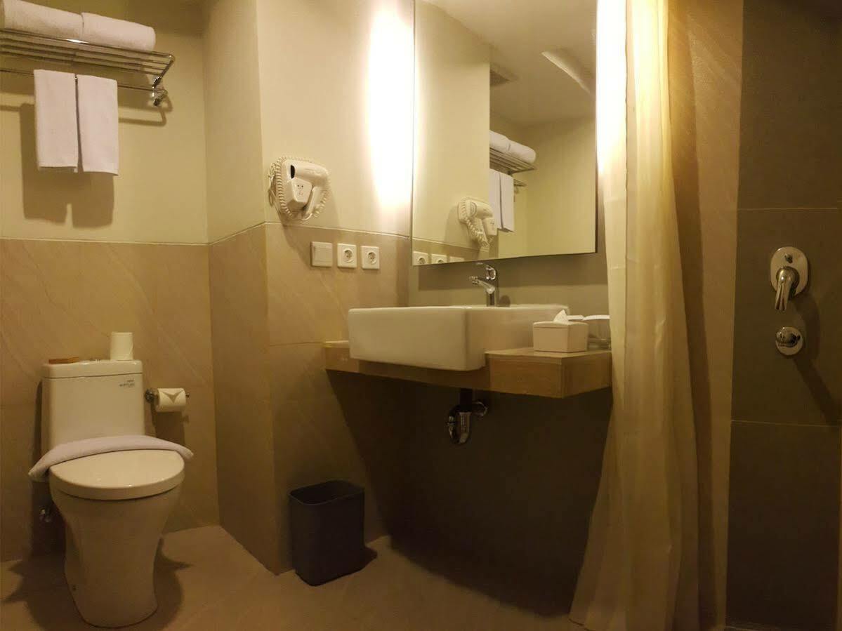Swiss-Belcourt Bogor Hotell Exteriör bild